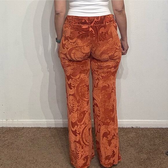 Urban Outfitters Orange Velvet Paisley Flare Pants Sz 6 - Picture 10 of 12